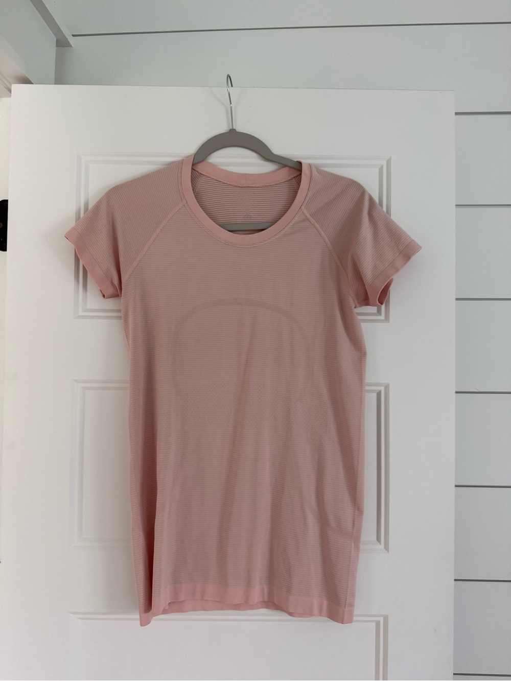 lululemon athletica Women's Short Sleeve Tee - Light Pink